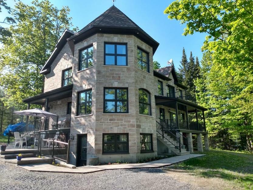 Manoir La Licorne Apartment Notre-Dame-du-Lac Exterior photo